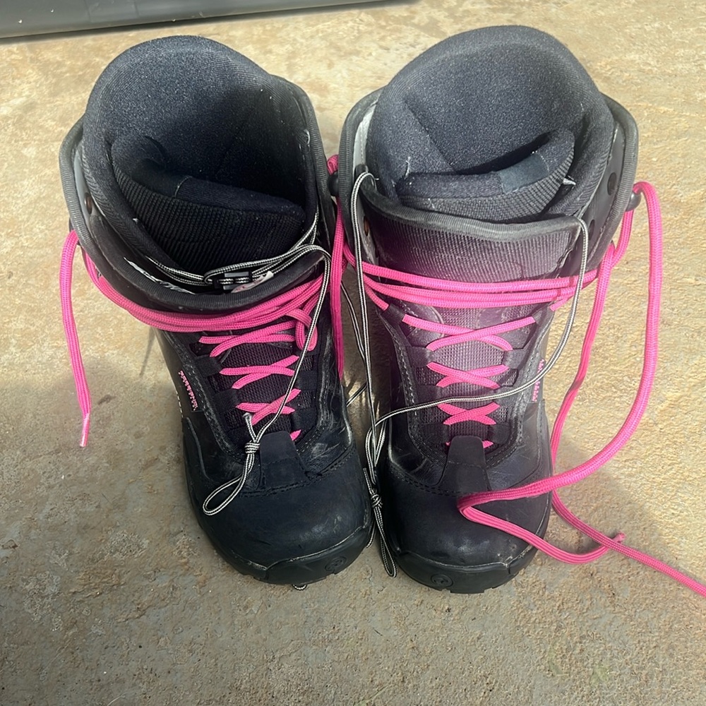 Snowboard boots, used but still good for some use!